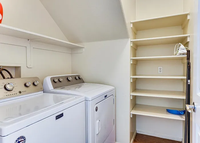 Spacious Vacation Rental: Incredible Views! *