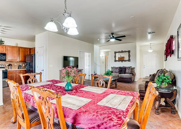 Ferienhaus Spacious Vacation Rental: Incredible Views!